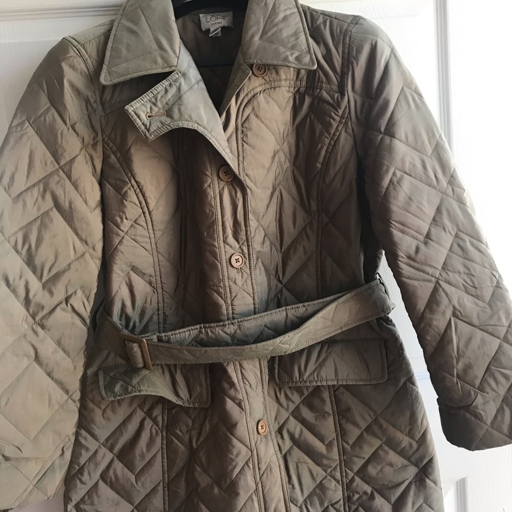 Army green coat/puffer jacket